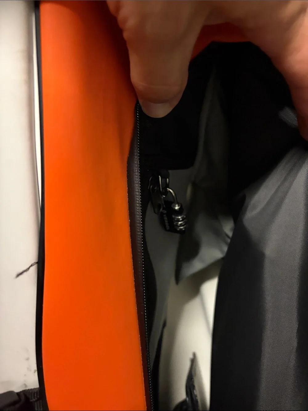 Vessel Golf Titos, Orange & Black Golf Stand Bag - Picture 8 of 8